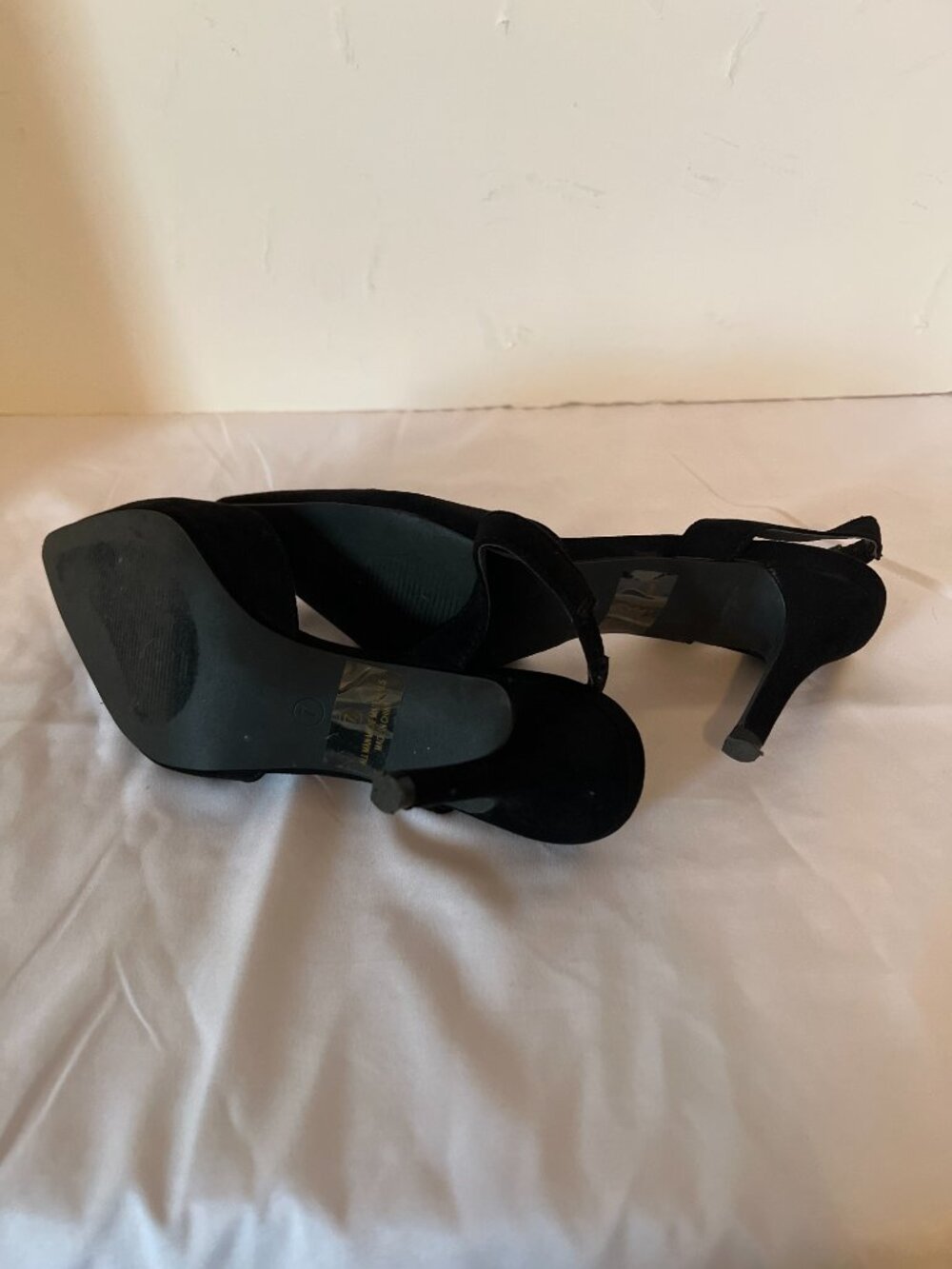 Olivia Black Kitten Heels - Picture 3 of 4
